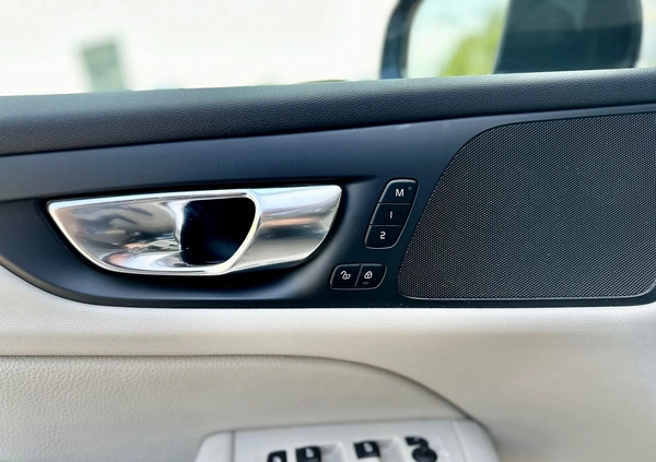 Volvo V60 cena 99900 przebieg: 167502, rok produkcji 2019 z Brzozów małe 631